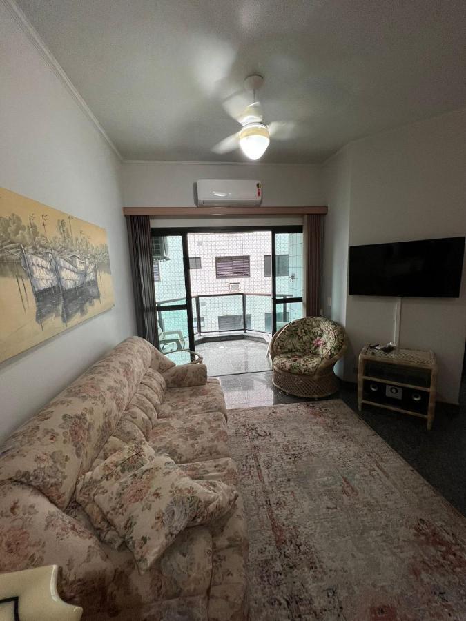 Apartamento com Varanda